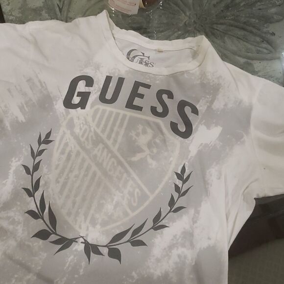 GUESS Logo Tee - Picture 3 of 6